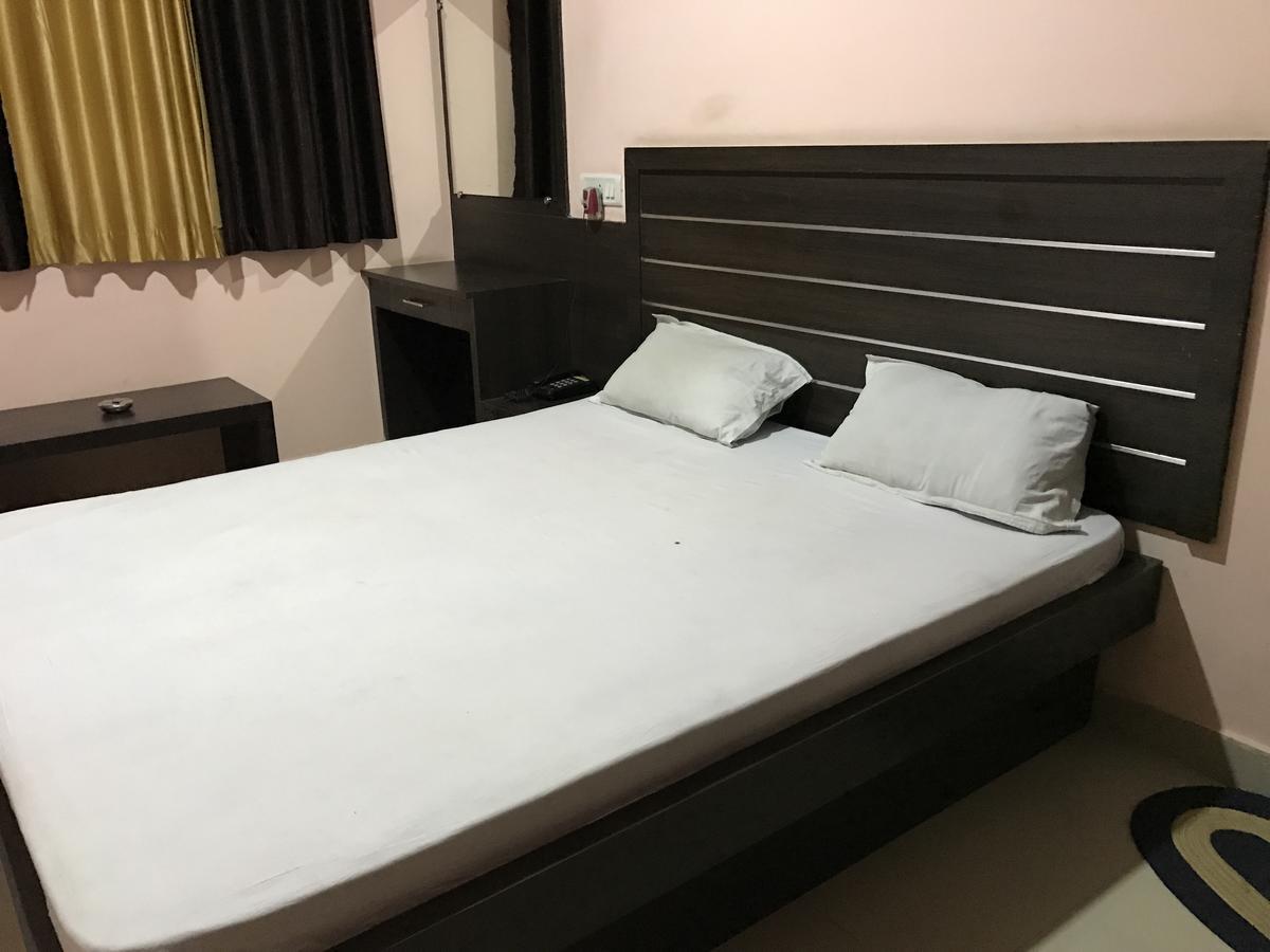 Hotel Kunal Dhanbād Buitenkant foto